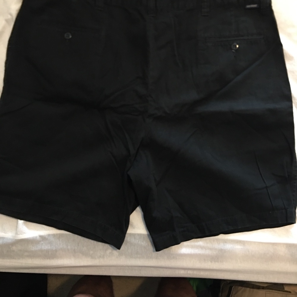 Dockers shorts in black, EUC, W44.